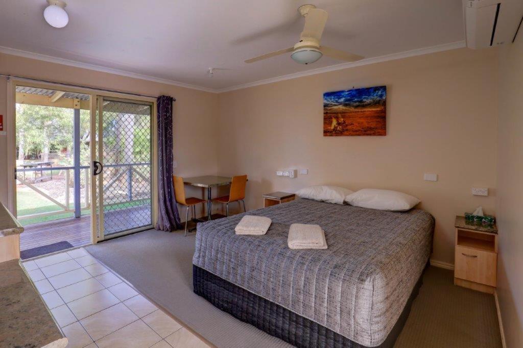 Tambo Mill Motel & Caravan Park エクステリア 写真
