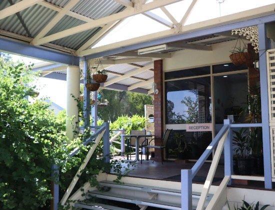 Tambo Mill Motel & Caravan Park エクステリア 写真